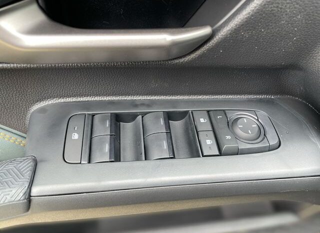 
 Toyota Tacoma Hybrid full									