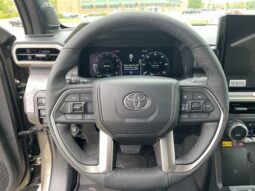 
 Toyota Tacoma Hybrid full									