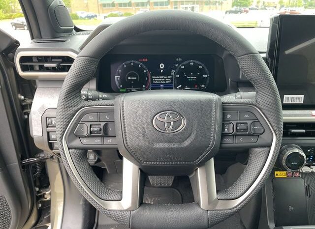 
 Toyota Tacoma Hybrid full									