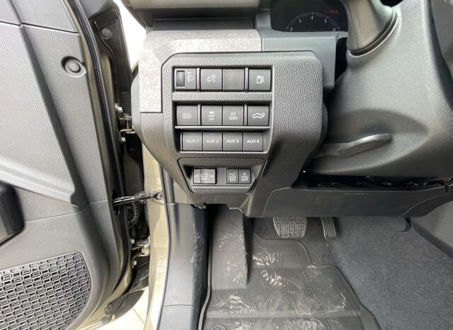 
 Toyota Tacoma Hybrid full									
