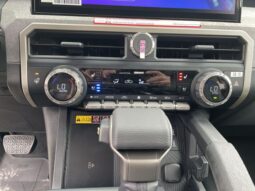 
 Toyota Tacoma Hybrid full									