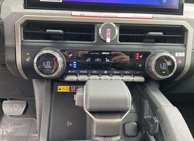
 Toyota Tacoma Hybrid full									