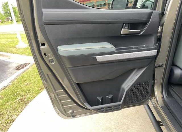 
 Toyota Tacoma Hybrid full									