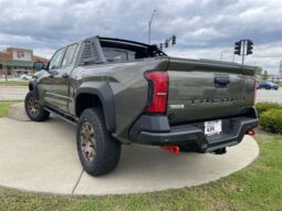 
 Toyota Tacoma Hybrid full									