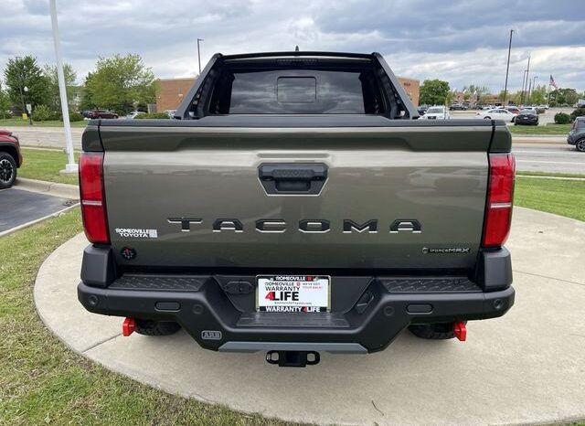 
 Toyota Tacoma Hybrid full									