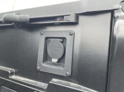 
 Toyota Tacoma Hybrid full									