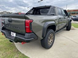 
 Toyota Tacoma Hybrid full									