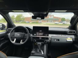 
 Toyota Tacoma Hybrid full									