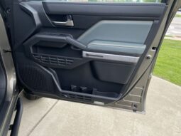 
 Toyota Tacoma Hybrid full									