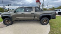 
 Toyota Tacoma Hybrid full									
