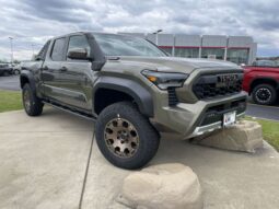 
 Toyota Tacoma Hybrid full									