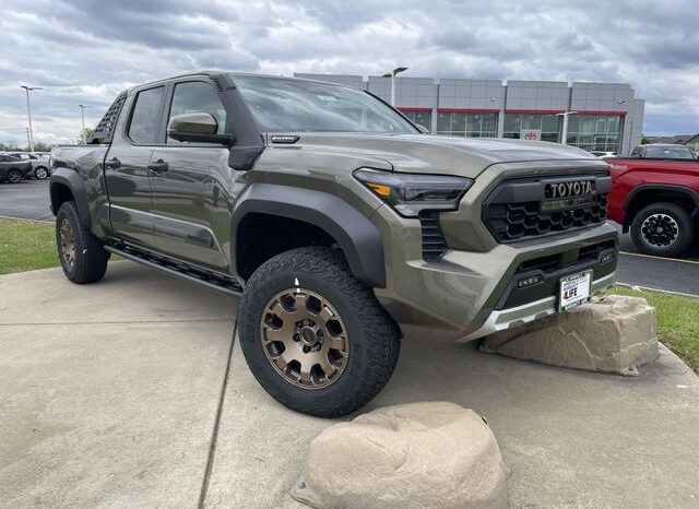 
 Toyota Tacoma Hybrid full									