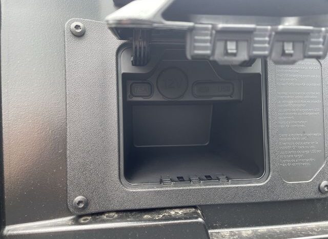 
 Toyota Tacoma full									