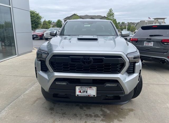 
 Toyota Tacoma full									