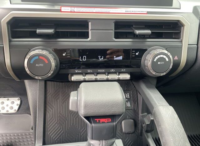 
 Toyota Tacoma full									