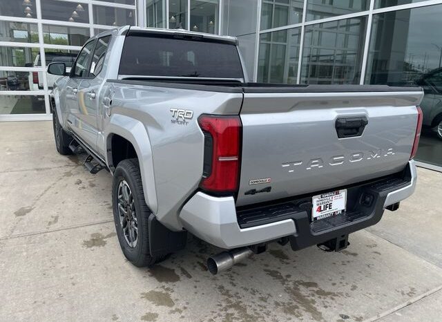 
 Toyota Tacoma full									