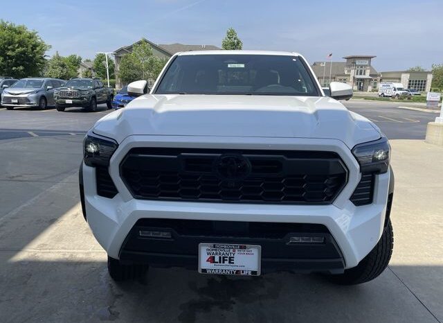 
 Toyota Tacoma full									