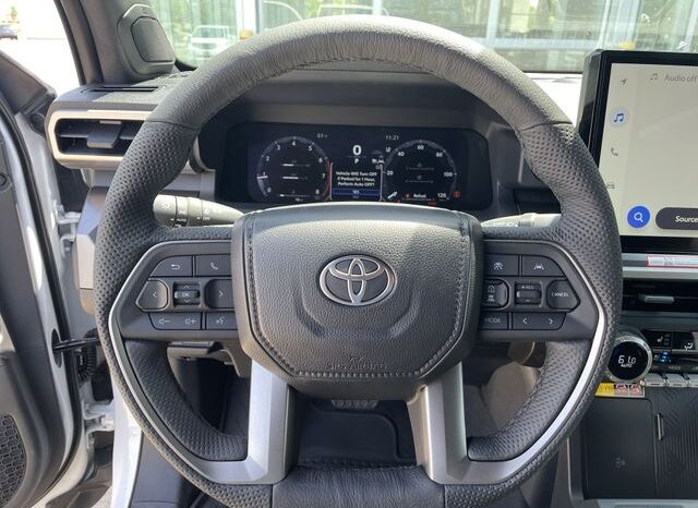 
 Toyota Tacoma full									