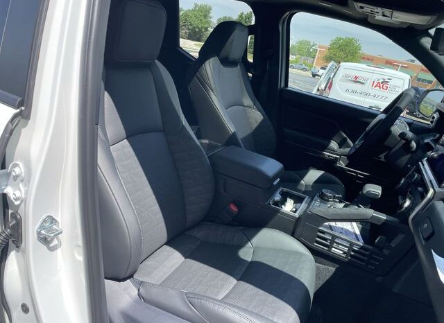
 Toyota Tacoma full									