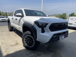 
 Toyota Tacoma full									