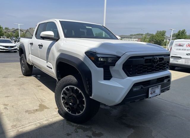 
 Toyota Tacoma full									