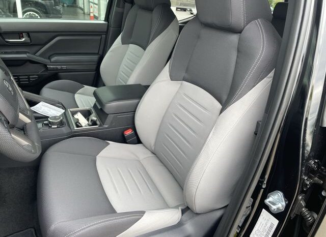 
 Toyota Tacoma full									