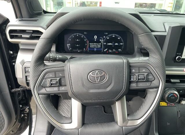
 Toyota Tacoma full									