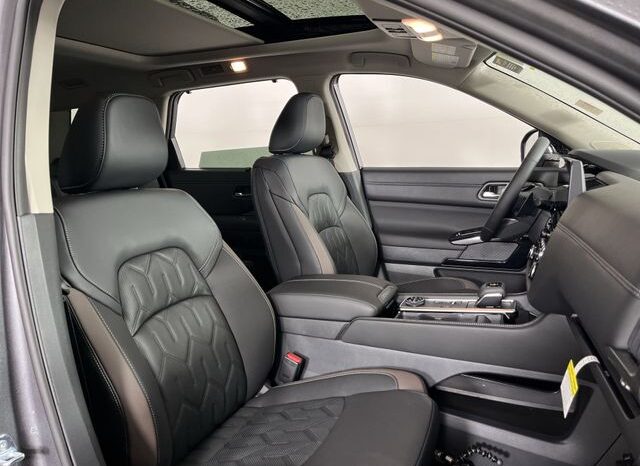 
 Nissan Pathfinder full									