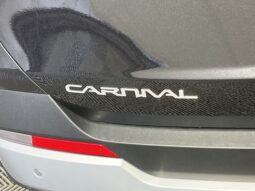 Kia Carnival full