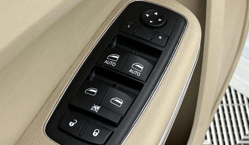 
 Chrysler 300 full									