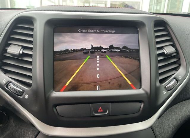 
 Jeep Cherokee full									