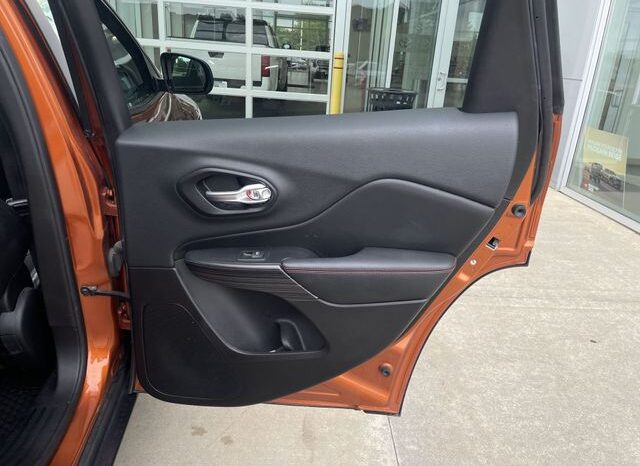 
 Jeep Cherokee full									
