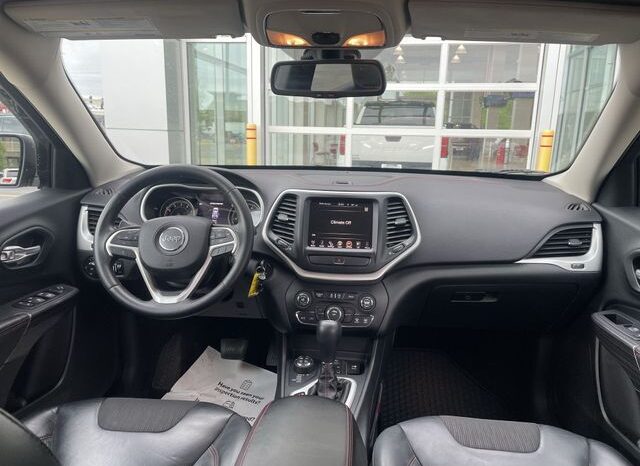 
 Jeep Cherokee full									
