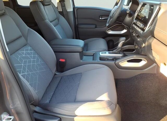 
 Nissan Frontier full									
