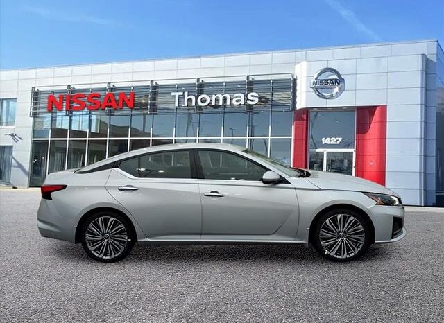 
								Nissan Altima full									