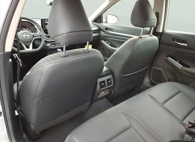 
								Nissan Altima full									