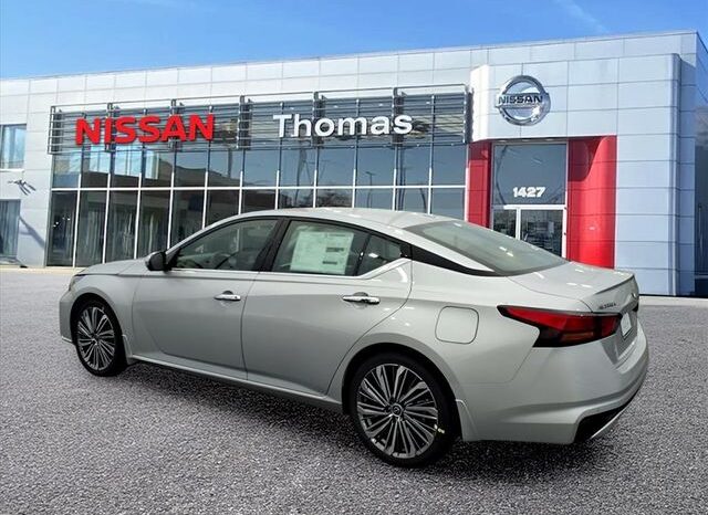 
								Nissan Altima full									