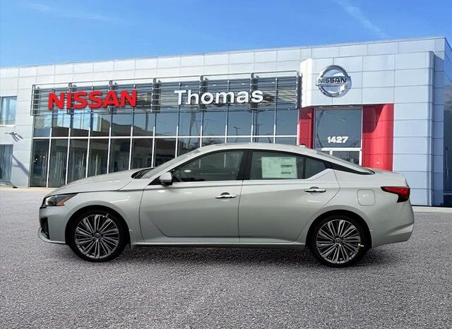 
								Nissan Altima full									