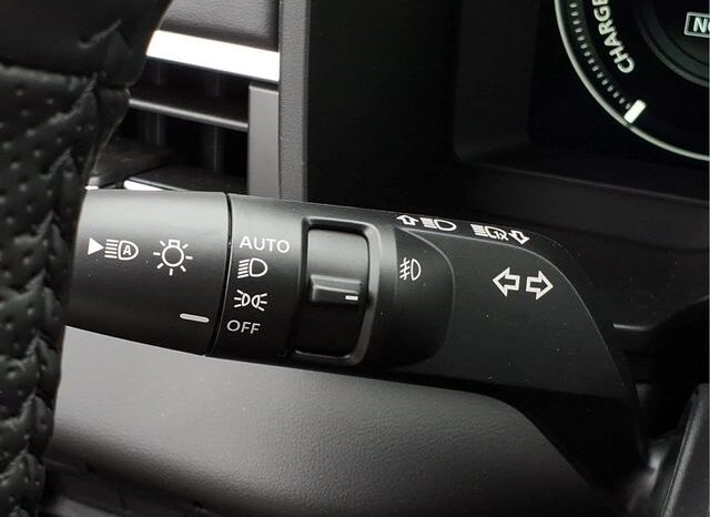 
 Nissan Rogue Plug-In Hybrid full									