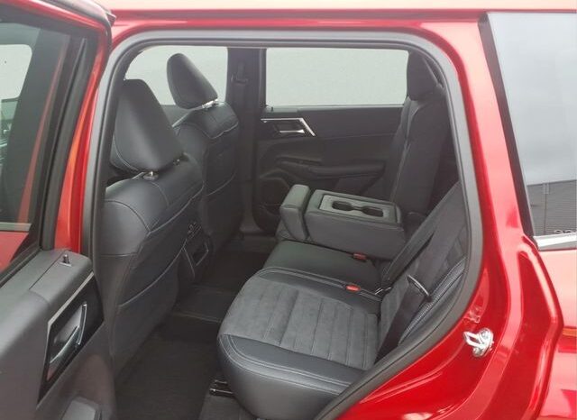 
 Nissan Rogue Plug-In Hybrid full									