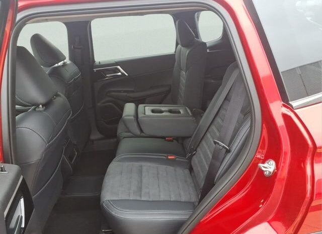 
 Nissan Rogue Plug-In Hybrid full									
