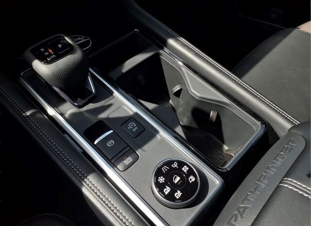 
 Nissan Pathfinder full									