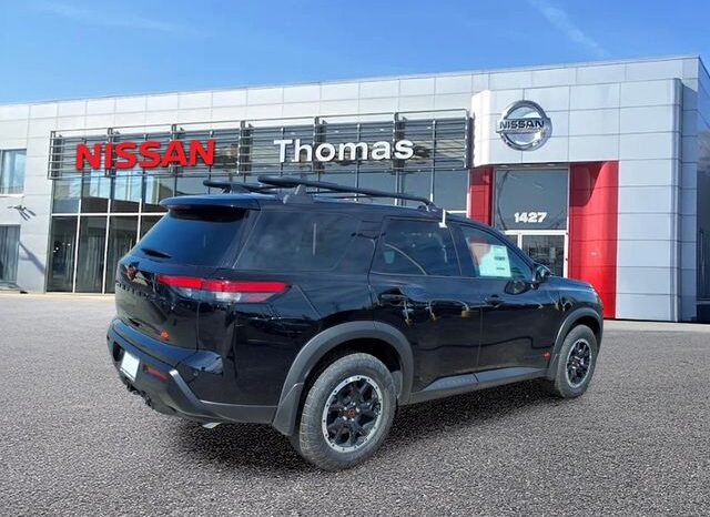 
 Nissan Pathfinder full									