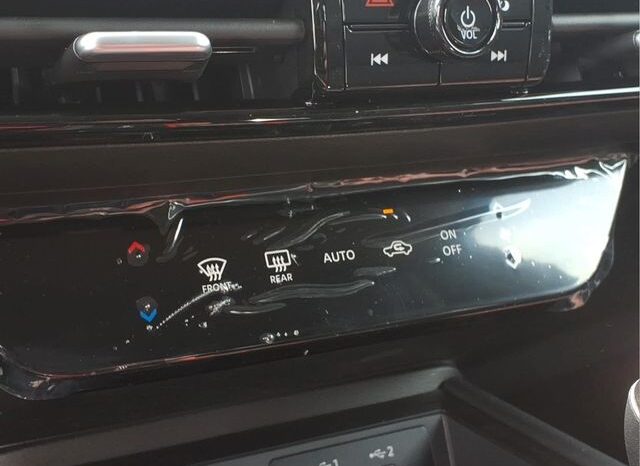 
								Nissan Kicks full									
