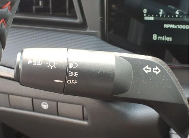 
								Nissan Kicks full									