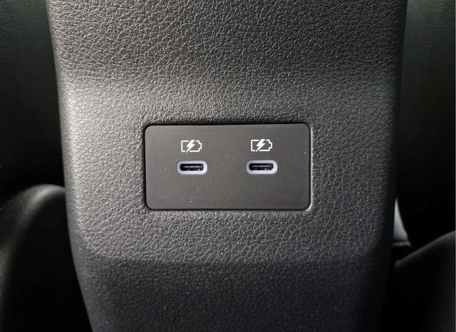 
								Nissan Kicks full									