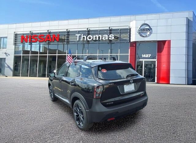 
								Nissan Kicks full									