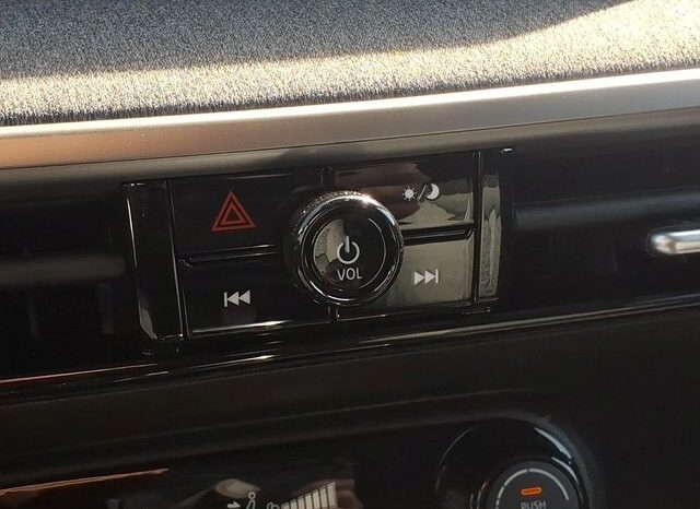 
								Nissan Kicks full									