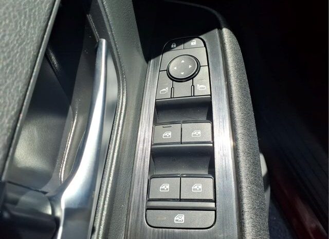 
								Nissan Kicks full									