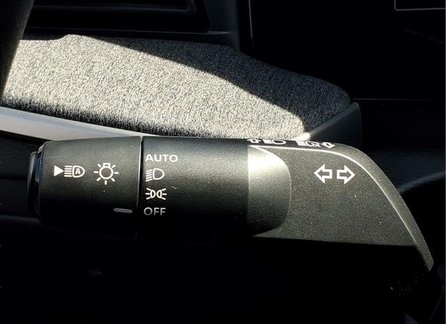 
								Nissan Kicks full									